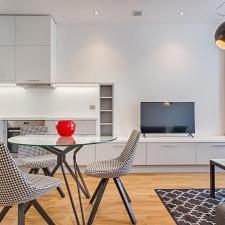 4 Things to Consider When Choosing a Glass TableTop